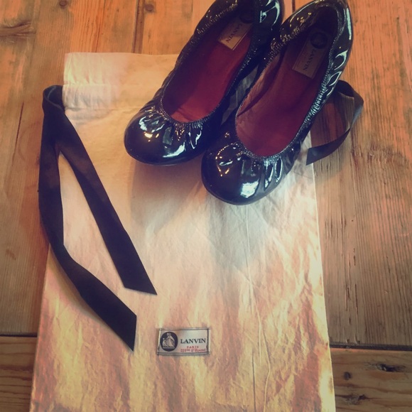 Lanvin Shoes - Lanvin Black Patent Leather Pumps